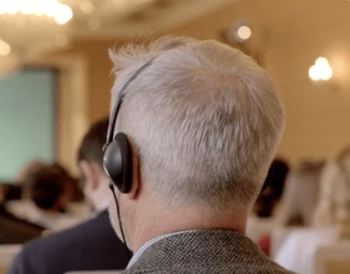 有道翻译在学习与工作交叉场景中如何影响用户语言处理方式选择